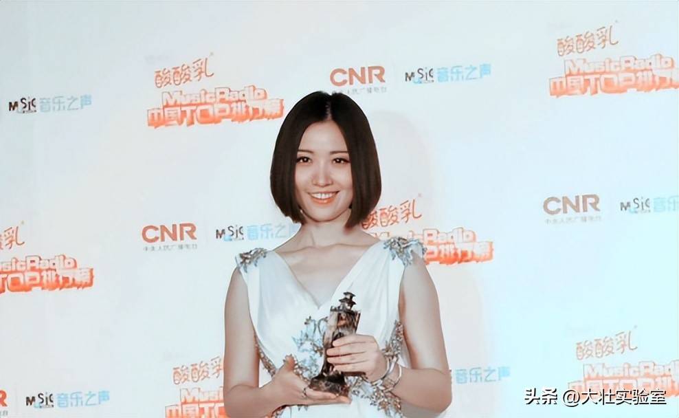 留下最后一张照片躺在病床上面容憔悴开元ky棋牌2015年姚贝娜病逝前(图20)