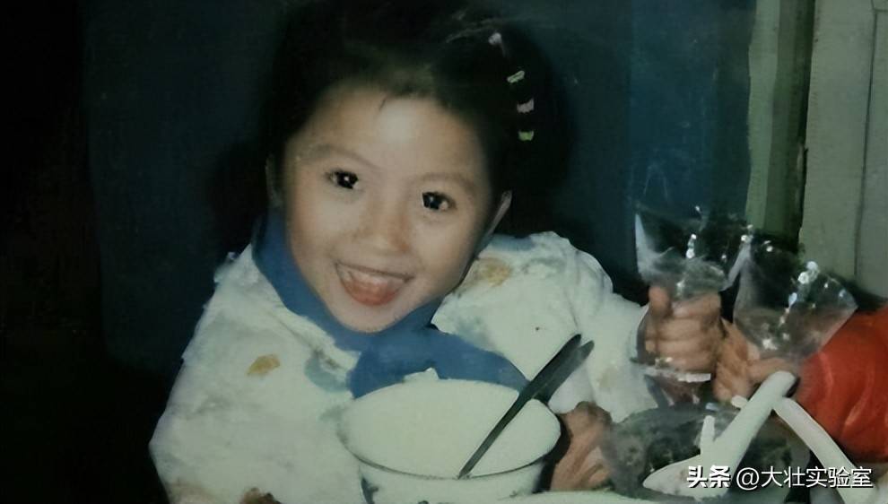 留下最后一张照片躺在病床上面容憔悴开元ky棋牌2015年姚贝娜病逝前(图21)